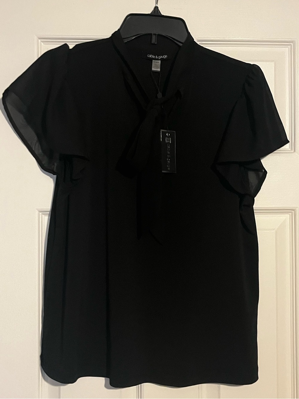 Cable & Gauge Black Tie-Neck Short Sleeve Blouse